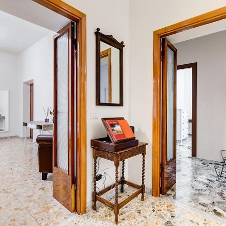 Vivilo Collection - San Vito View Apartment - 3 Bdr 2 Baths Rome Extérieur photo