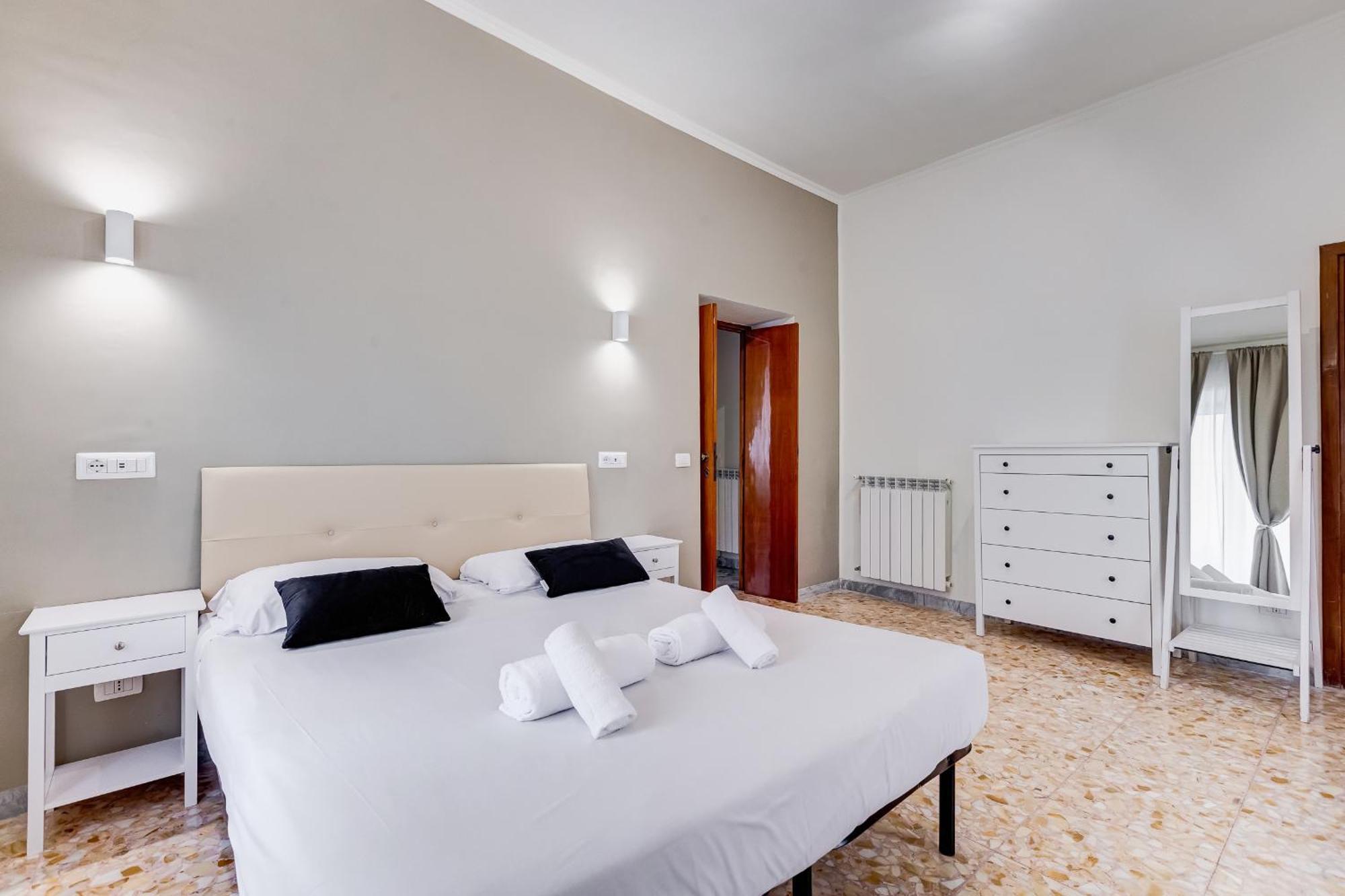 Vivilo Collection - San Vito View Apartment - 3 Bdr 2 Baths Rome Extérieur photo